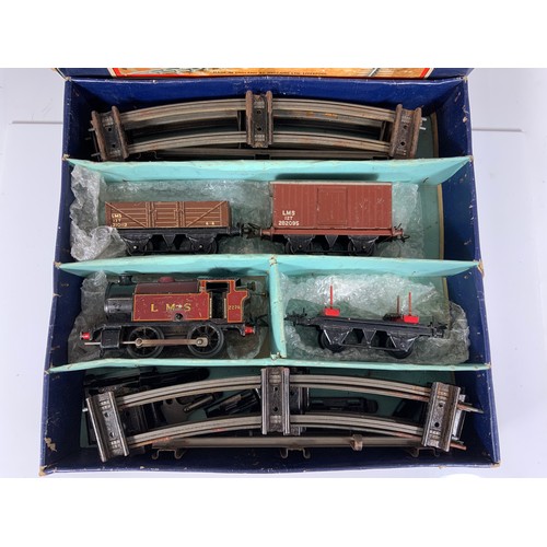 401 - HORNBY 0 GAUGE BOXED NO 201 TANK GOODS SET, WITH C/W 0-4-0 TANK 2270 LMS, 3 WAGONS & QTY OF TRACK