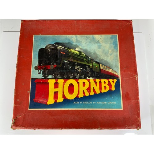 403 - HORNBY 0 GAUGE TANK GOODS SET NO 40, IN LATER RED BOX, COMPRISING 0-4-0 TANK 82011, 3 WAGONS & QTY O... 