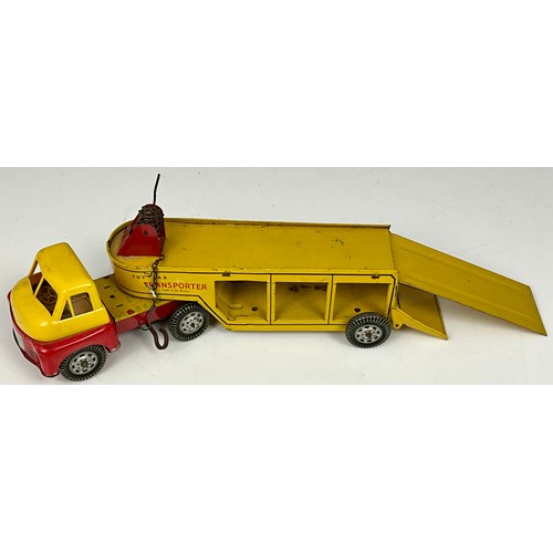 201 - WELLS BRIMTOY TINPLATE CLOCKWORK 709 LARGE SCALE CAR TRANSPORTER U/B NO CARS CIRCA 1956