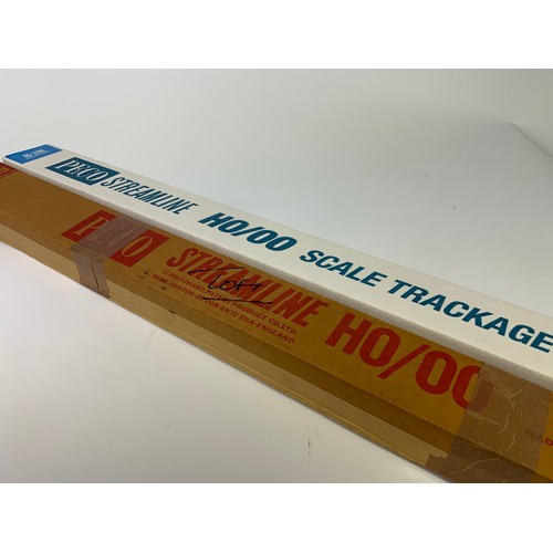 434 - 00 SCALE MODEL RAILWAY TRACK & SCENIC ITEMS, PECO SL;-100 TRACK 11 LENGTHS IN A BOX AND SIMILAR WITH... 