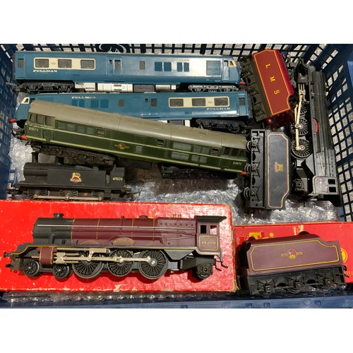 338 - TRIANG SELECTION, BOXED TRIANG THE PRINCESS ROYAL, BLACK PRINCESS, CLASS 31, 2 PART BLUE PULLMAN, JI... 