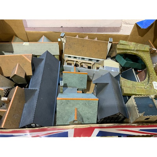 340 - TWO TRAYS OF MODEL RAILWAY BUILDINGS, STATIONS, CHURCH, VIADUCTS ETC.