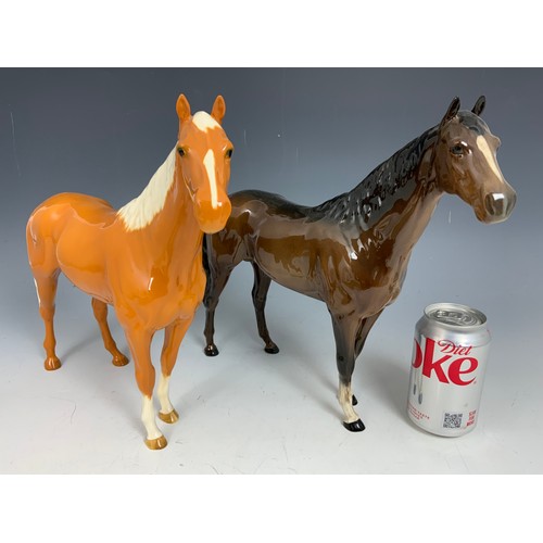 137 - LARGE BESWICK  MODELS OF PALOMINO & BAY HORSES 29.5cm TALL