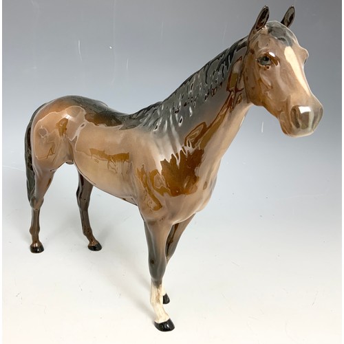 137 - LARGE BESWICK  MODELS OF PALOMINO & BAY HORSES 29.5cm TALL