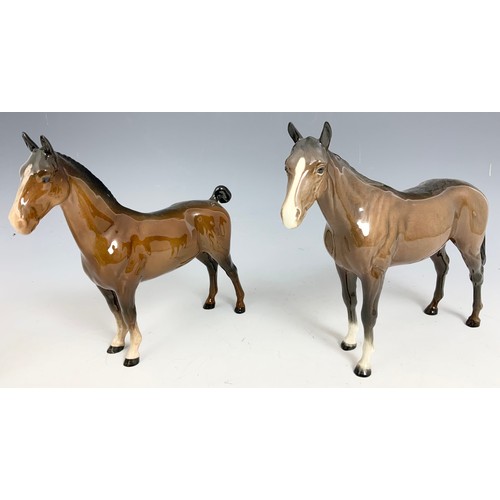 136 - LARGE BESWICK MODEL OF A SHIRE HORSE 27cm TALL &  2 BESWICK BAY HORSES