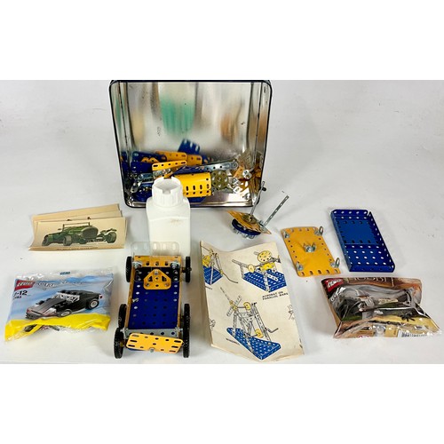 82 - TWO SMALL BAGS OF LEGO 30183 CREATOR, & 30213 HOBBIT, PLUS SMALL QTY OF MECCANO