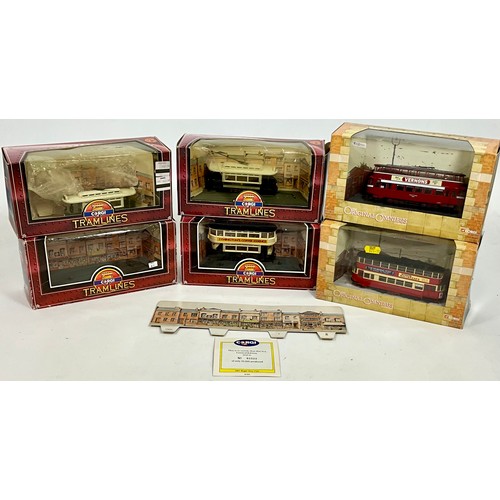 165 - CORGI TRAMWAYS, 5 PART BOXED TRAMS, INC. LT, LEEDS & DERBY