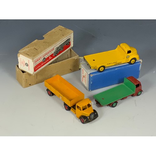 215 - DINKY TOYS EARLY BOXED 521 BEDFORD ARTICULATED LORRY, IN YELLOW, BOXED LATER MODEL 533 LEYLAND CEMEN... 