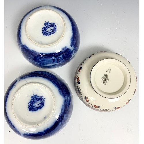 190 - ROYAL DOULTON  BOWL, PAIR OF FLOW BLUE BOWLS, ROYAL WORCESTER 2 HANDLED DISH ETC