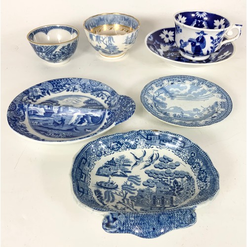 207 - BLUE & WHITE TRANSFER DECORATED ITEMS INC CUP & SAUCER WITH ORIENTAL DECORATION, TEA BOWLS ETC