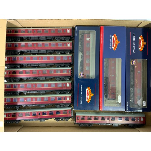 445 - BACHMANN, MK1 COACH COLLECTION, 8 U/B MK1 LM MAROON PLUS BOXED RMB, RFO & 50’ PARCELS VAN