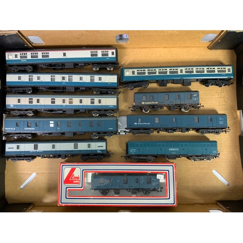 443 - MODERN IMAGE COACHING STOCK, MK1 &2 U/B LIMA & HORNBY. GUV, NXX, NPV, BG, TSO & BOXED CCT. 10 IN TOT... 