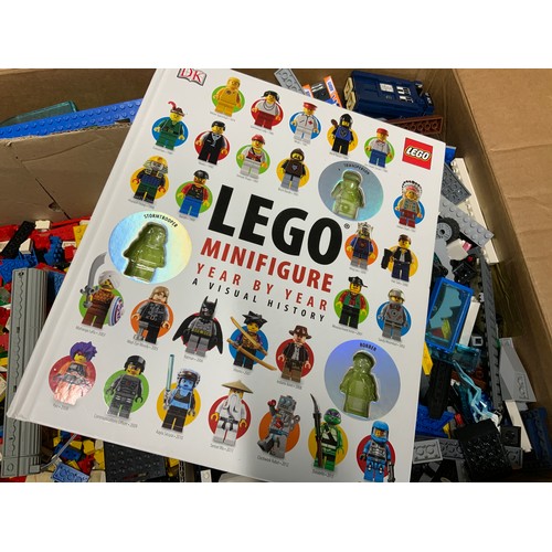 46 - LARGE QUANTITY OF MIXED LEGO