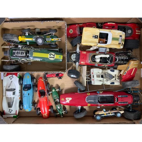 210 - MERIT & SIMILAR MADE PLASTIC KITS OF C. 1950’S -1970’S RACING CARS & F1., APPROX. 22, SOME NEED TLC