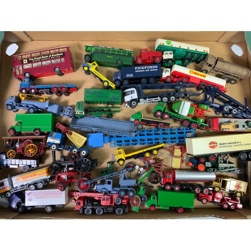 206 - MODELLERS VEHICLES, A TRAY OF MADE METAL & PLASTIC KITS, SOME READY MADE, INC EFE, BUSES, COACHES, A... 