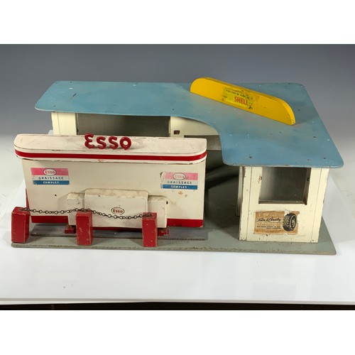 86 - MODEL WOODEN GARAGE, AN ESSO STATION, AZUR JOUETS INSTRUCTIONS IN FRENCH