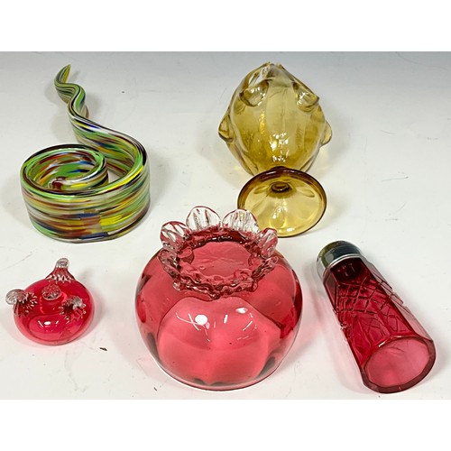 264 - LARGE AND SMALL CRANBERRY GLASS BON BON DISHES, A SUGAR SHAKER AND 2 OTHER ART GLASS PIECES