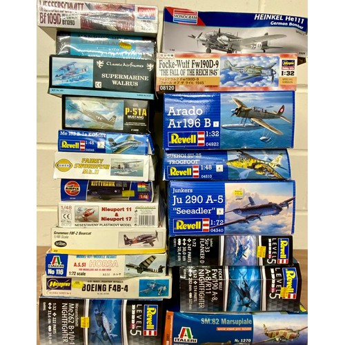 61 - 20 x PLASTIC MODEL KITS WAR PLANES INC REVELL, ITALIERI, MONOGRAM, HASEGAWA.