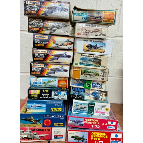 71 - 20 x PLASTIC MODEL KITS JET PLANES INC MATCHBOX, HELLER, FROG, ESCI AND FUJIMI