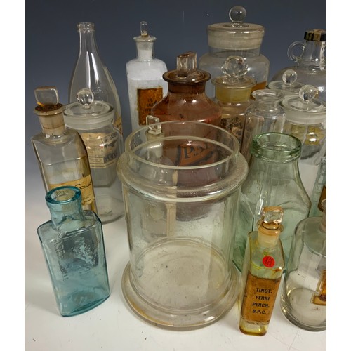 317 - COLLECTION OF VINTAGE/ ANTIQUE CHEMIST JARS & BOTTLES ADVISED FROM MANDERS CHEMIST MALVERN