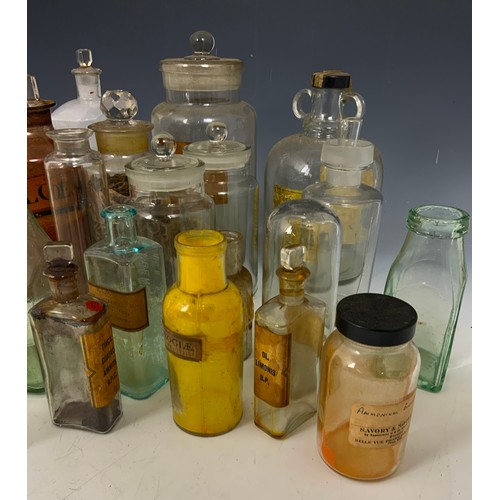 317 - COLLECTION OF VINTAGE/ ANTIQUE CHEMIST JARS & BOTTLES ADVISED FROM MANDERS CHEMIST MALVERN