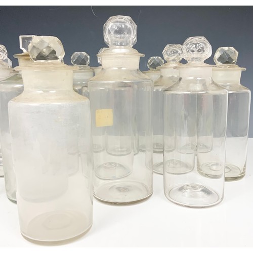 309 - QUANTITY OF VINTAGE CHEMIST / APOTHECARY JARS ADVISED FROM MANDERS CHEMIST MALVERN