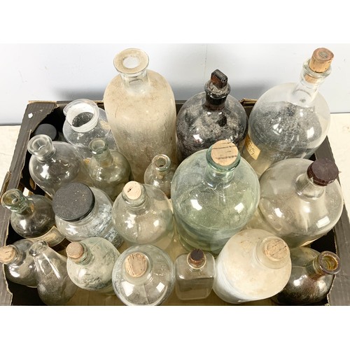 303 - MIXED CHEMIST / APOTHECARY BOTTLES ADVISED FROM MANDERS CHEMIST MALVERN