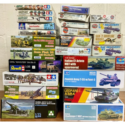 75 - 20 PLUS PLASTIC MODEL KITS RANGING FROM TANKS, ARTILLERY, PERSONNEL, TRUCKS AND BARRICADES. TAKOM, A... 