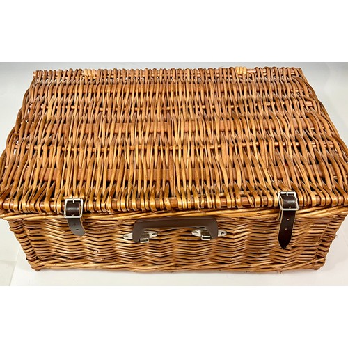 367 - ANTLER WICKER PICNIC HAMPER INC. PICNIC SET