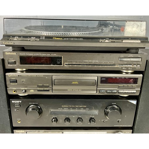 372 - TECHNICS AND SONY HI FI SEPARATES INC. TURNTABLE, CD PLAYER, AMP, TUNER, CASSETTE PLAYER AND A PAIR ... 