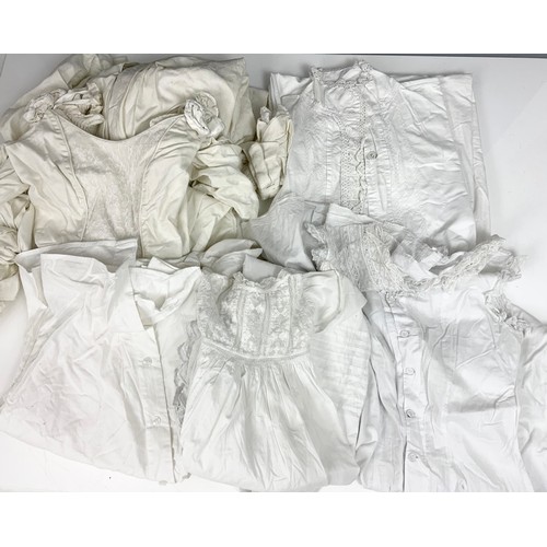 433 - LINEN & LACE INC CHRISTENING GOWNS 1 TRAY