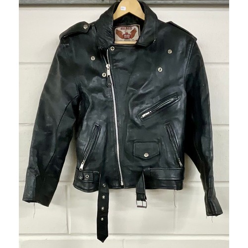 438 - AKASO VINTAGE LEATHER MOTORCYCLE JACKET SIZE 40