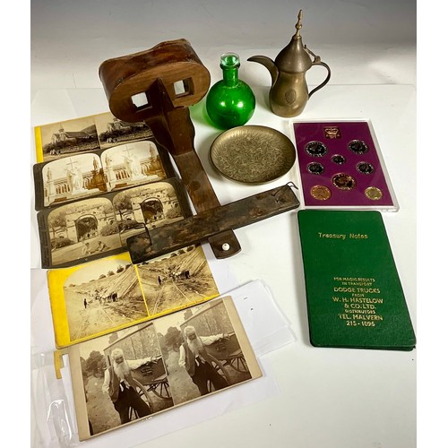 427 - MISC. ITEMS INC. STEREOSCOPE VIEWER AND CARDS, 1970 ROYAL MINT CASED SET OF COINAGE, SMALL GLASS VAS... 