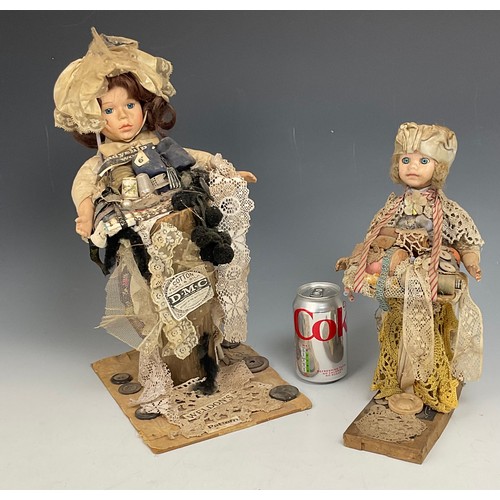 453 - 2 DOLLS DEPICTING STREET VENDORS