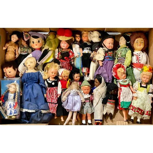 462 - QTY. COSTUME DOLLS