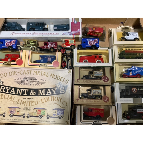 189 - 12 LLEDO, BOXED MODELS, PLUS BRYANT & MAY GIFT SET, 5 U/B & A PLASTIC ‘BOXED’ MODEL T FORD, POSSIBLY... 