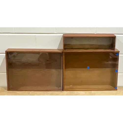 290 - 3 BESPOKE MODELLERS DISPLAY CABINETS, 2 APPROX. 61 CM X 46 CM AND 1 SMALLER, APPROX. 56 x 17cm.  NO ... 