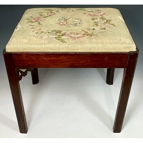 656 - PIANO STOOL WITH FRETWORK