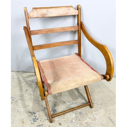 675 - FOLDING CAMPAIGN CHAIR