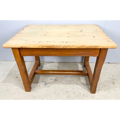 652 - PINE KITCHEN TABLE 106cm x 75cm