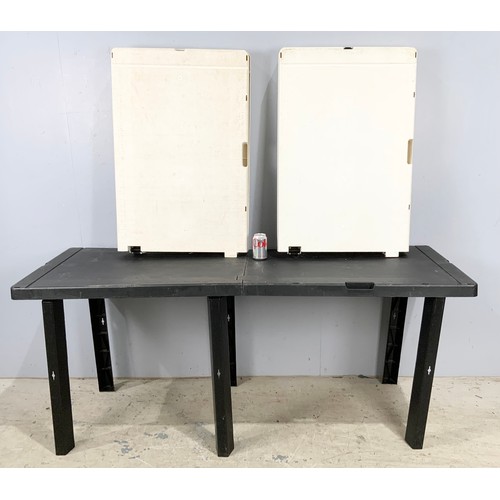 611 - 3  FOLDING TABLE SEWING / CARBOOTING