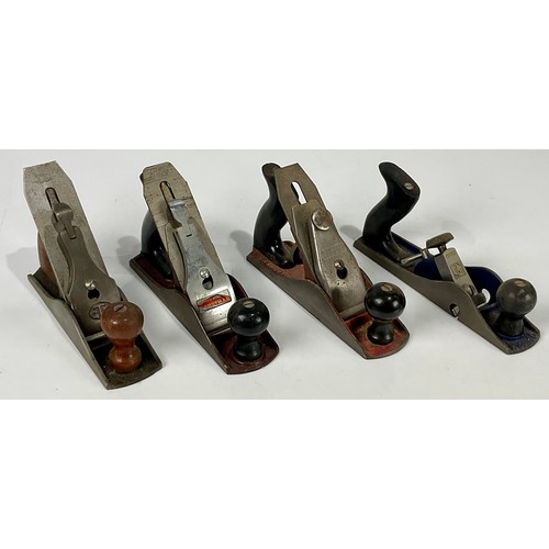 484 - 4 WOOD PLANES