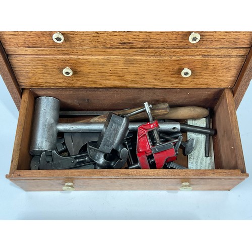 513 - WOODEN MULTI DRAWER TOOL CABINET AND ENGINEERING TOOL CONTENTS