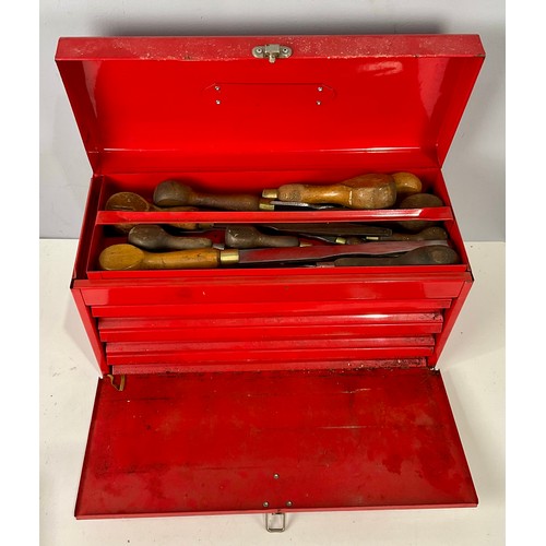 526 - METAL TOOL BOX AND CONTENTS