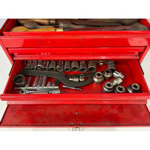 526 - METAL TOOL BOX AND CONTENTS