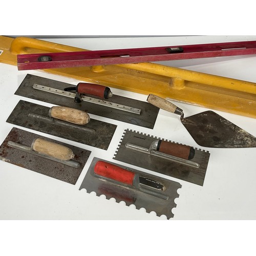 548 - PLASTERING TOOLS