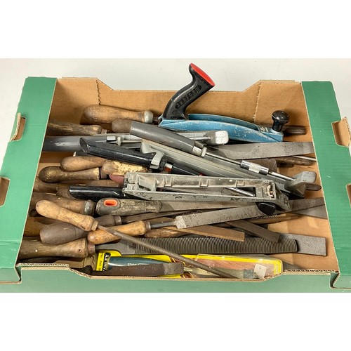 496 - BOX FULL OF FILES AND CHISELS