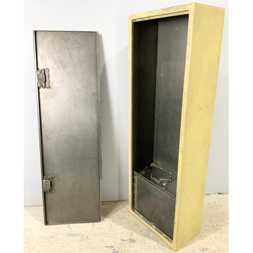 559 - HEAVY GAUGE BLACKSMITH MADE GUN CABINET 166cm TALL