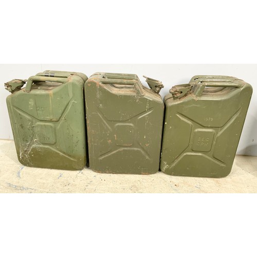 569 - 5 MILITARY JERRY CANS ALL DATED BETWEEN 1967 & 1989