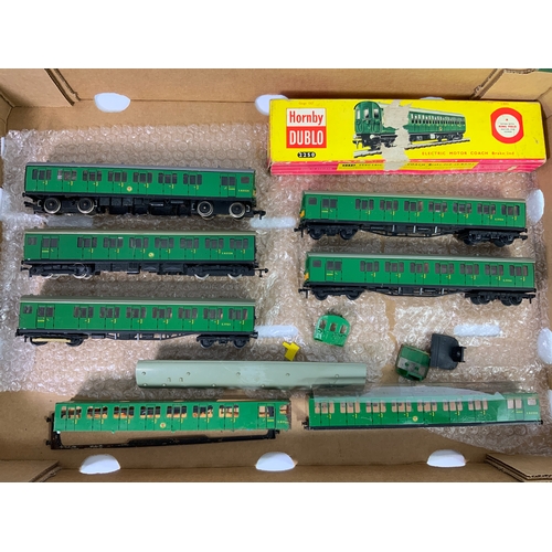 420 - HORNBY DUBLO, 2250 SR 2 CAR EMU. COMPRISES 2 POWER CARS, 3 TRAILER CARS AND 2 PART TRAILER CAR BODIE... 